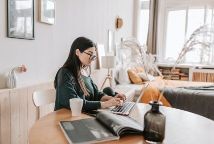 Why Are Recruiters More Likely to Click on a Man’s Linkedin Profile than on a Woman’s Profile?